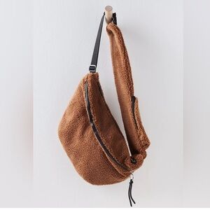 NWOT🧸FP Movement Sherpa Sling Bag Brown Teddy